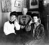 annie1.JPG (40544 bytes)