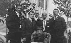 boys.JPG (31161 bytes)