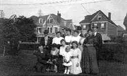 family2.JPG (31433 bytes)