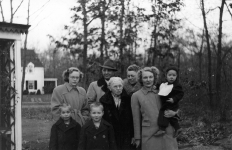 thanksgiving_1947.bmp (389080 bytes)